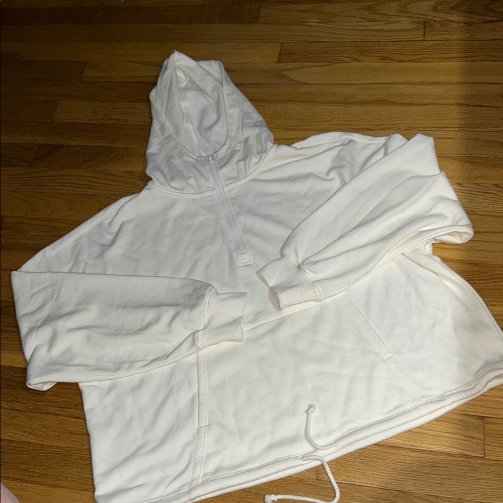 Casual White Hooded Sweatshirt. Excellent condition